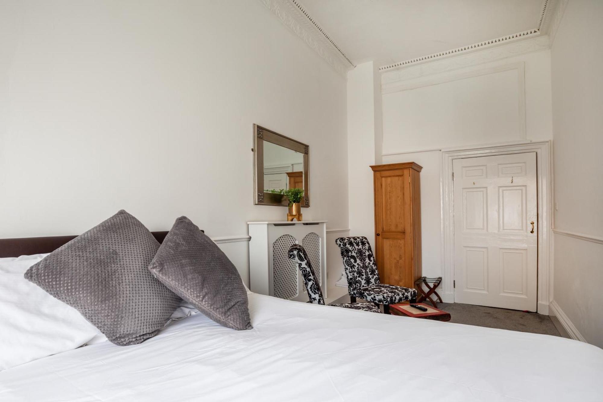 Serenity Guest House Скарборо Экстерьер фото